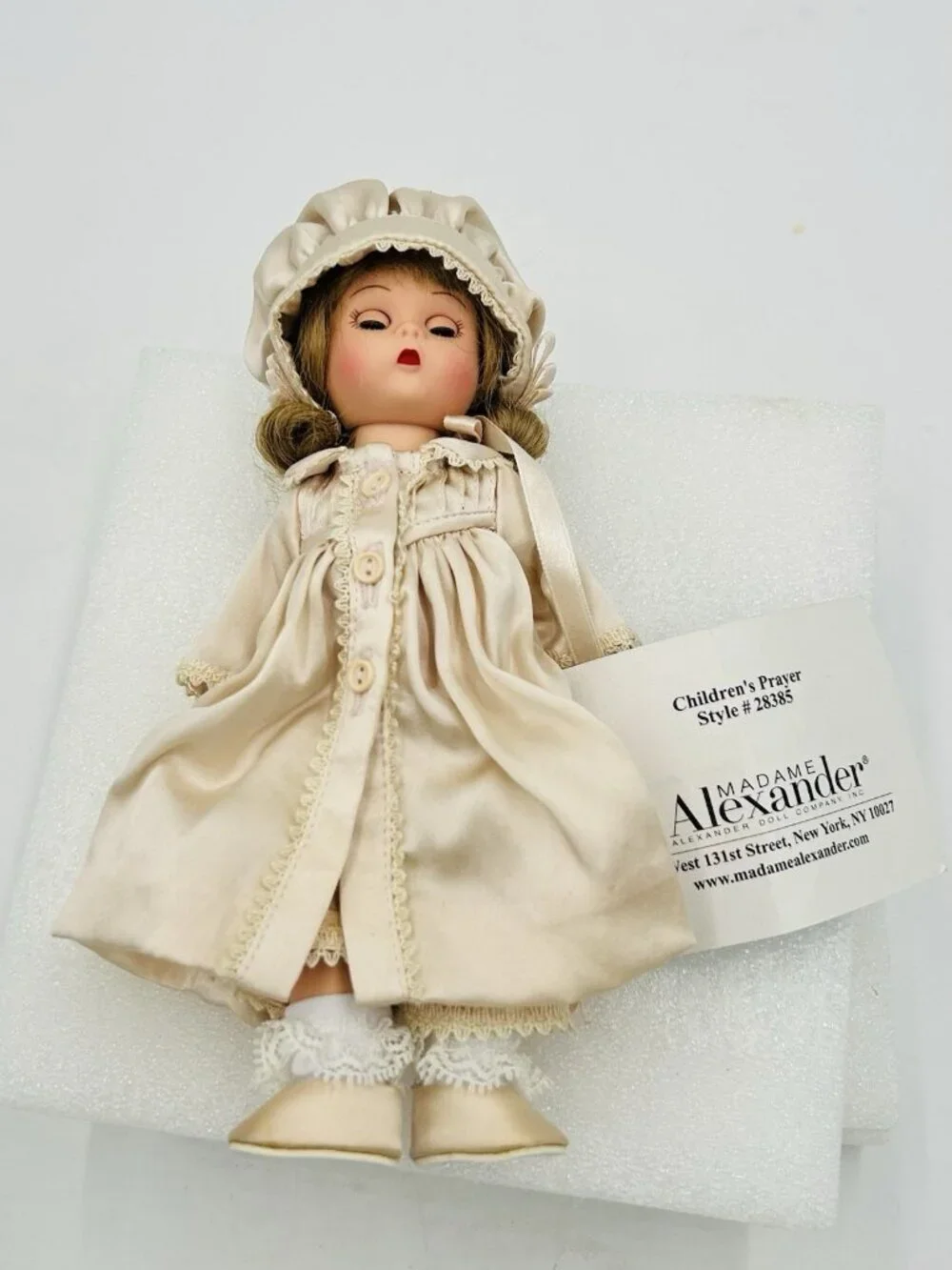 MADAME ALEXANDER Children's Prayer 28385 Satin Nightgown and Bonnet